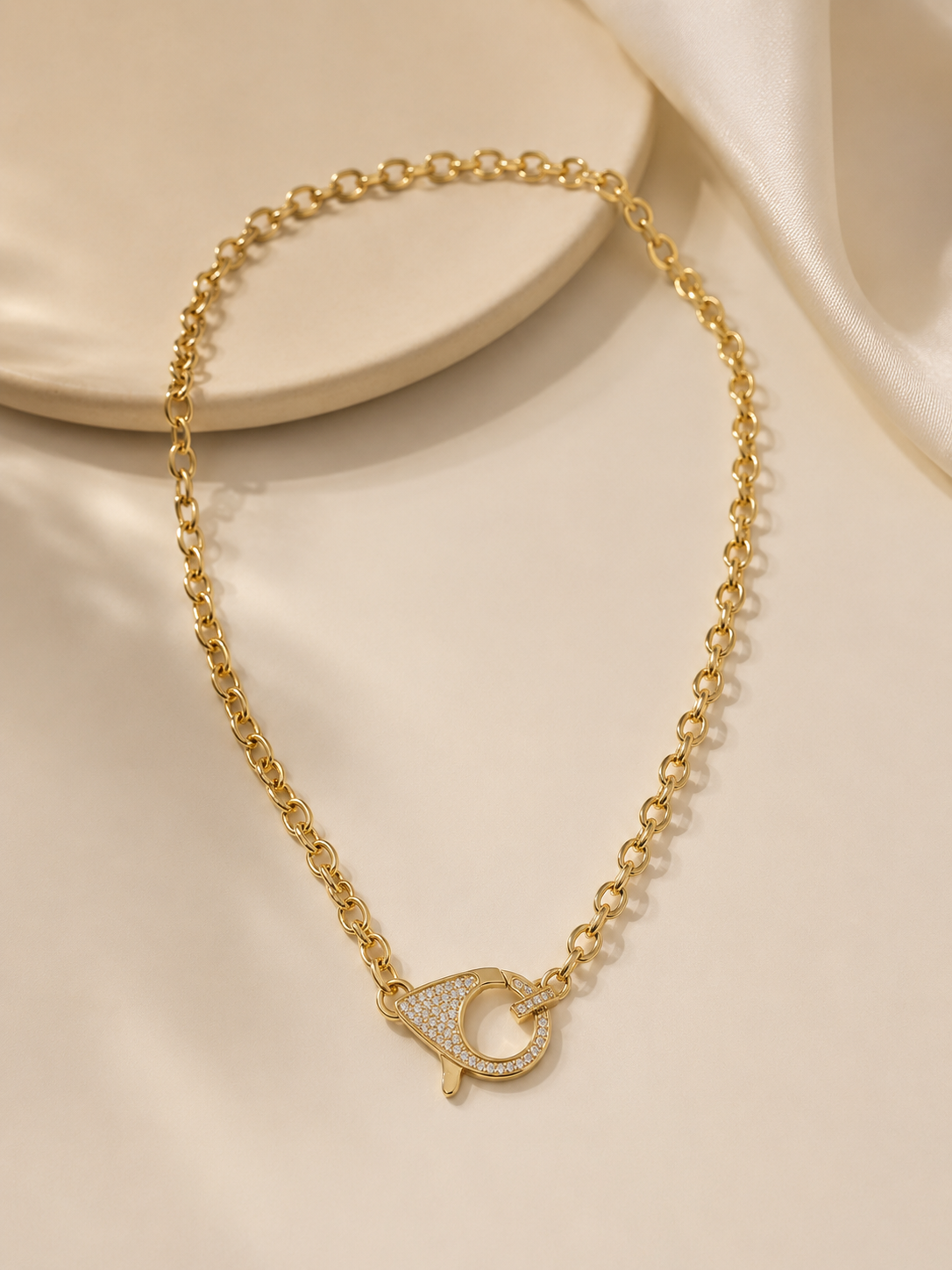Colar Elo Oval com Fecho Cravejado Central Ouro 18k