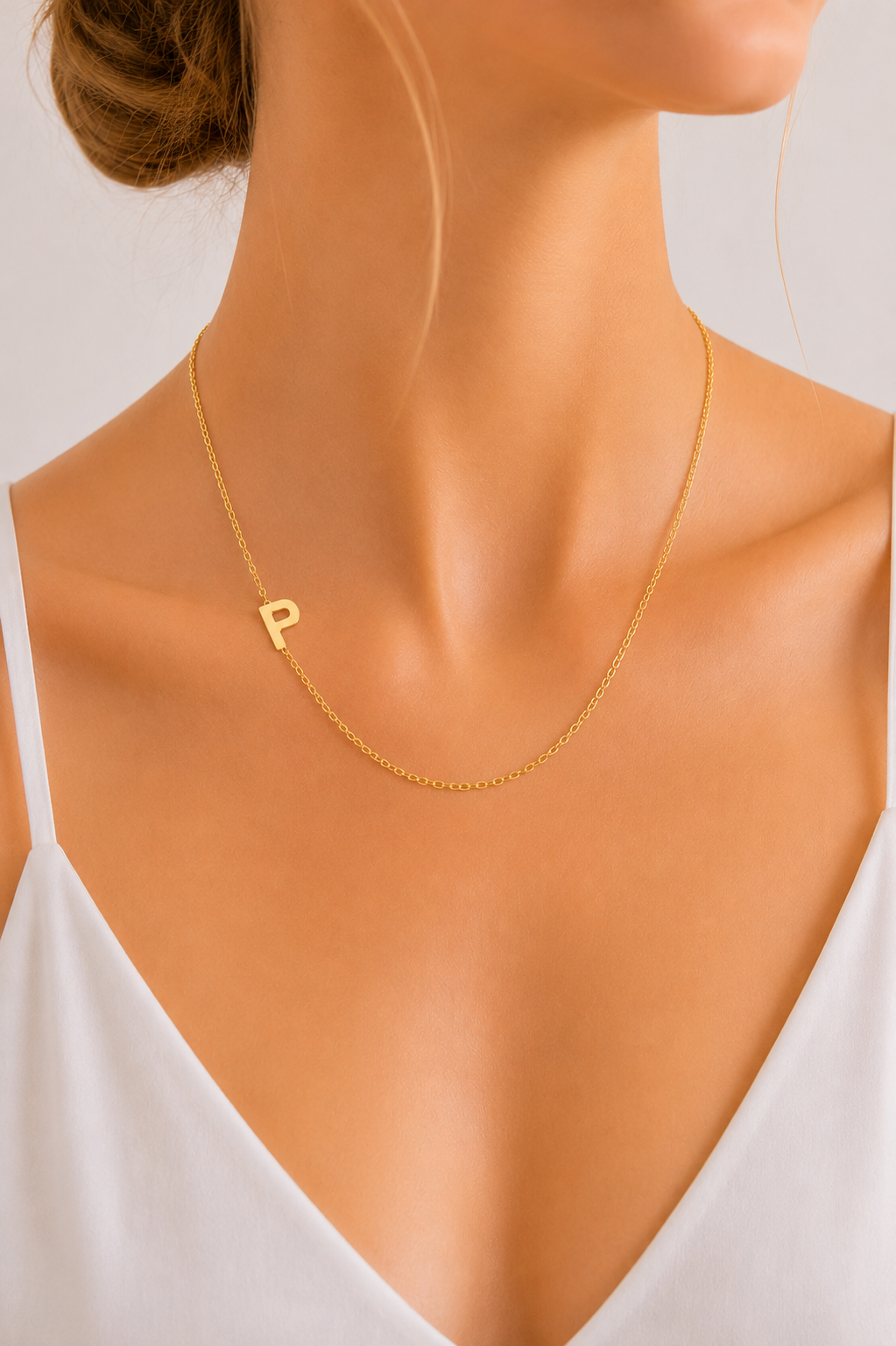 Colar Letra P Personalizado Folheado em Ouro 18K
