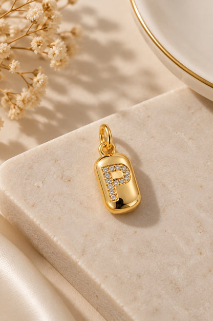 Scarlat SKU 15168 foto 2 | Pingente Letras Chapinha Quadradinha Cravejada Ouro 18k