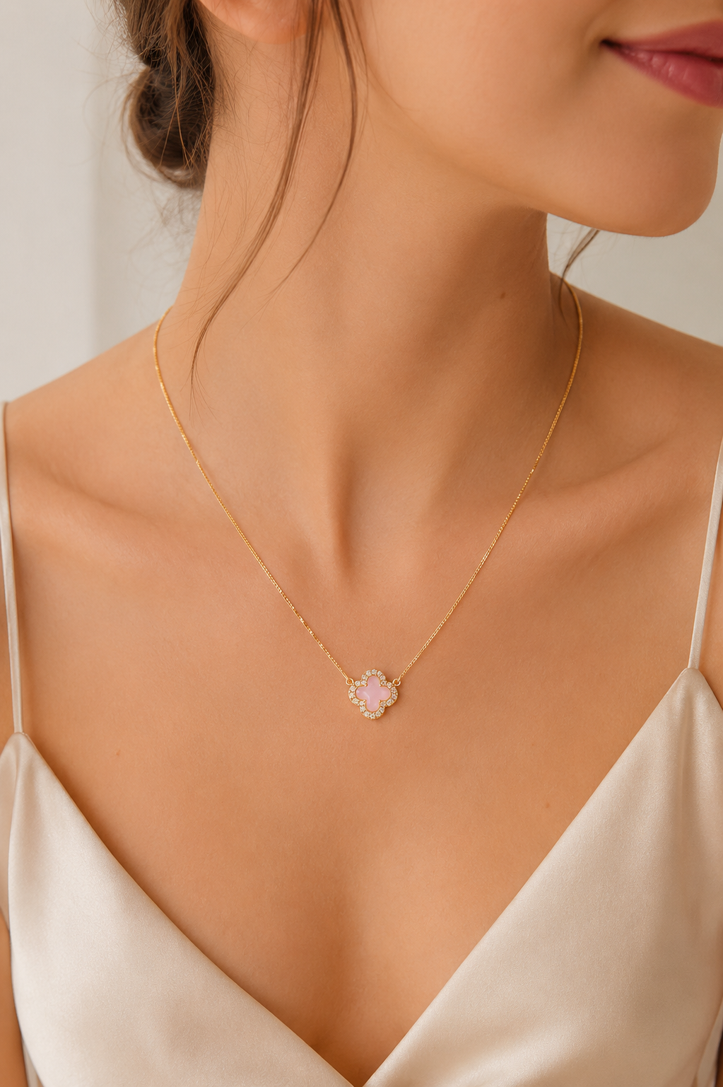 Colar Trevo Quartzo Rosa Com Micro Zircônia Ouro 18k