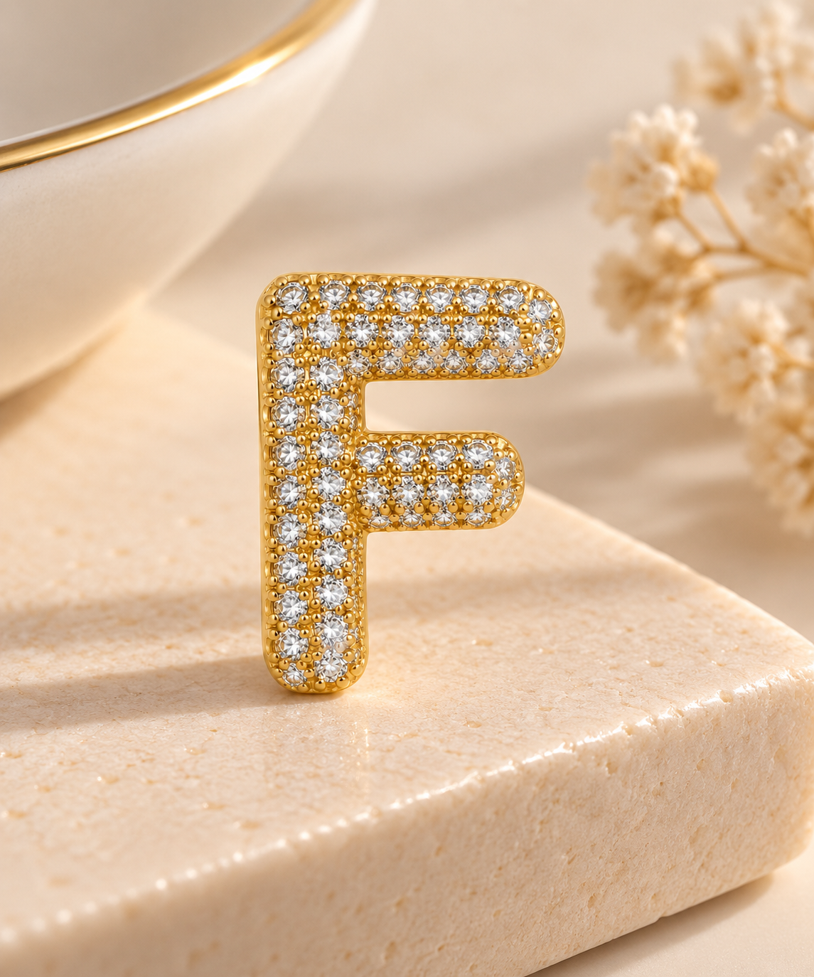 Scarlat SKU 15119 foto 2 | Pingente Letras Puffers Cravejadas Ouro 18k