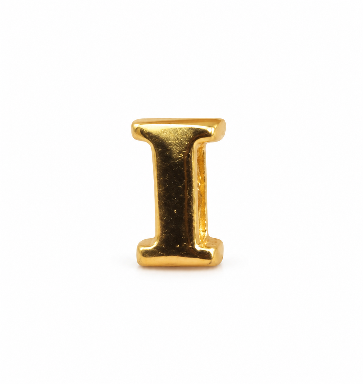 Scarlat SKU 15135 foto 1 | Pingente Letras Passantes Lisa Ouro 18k