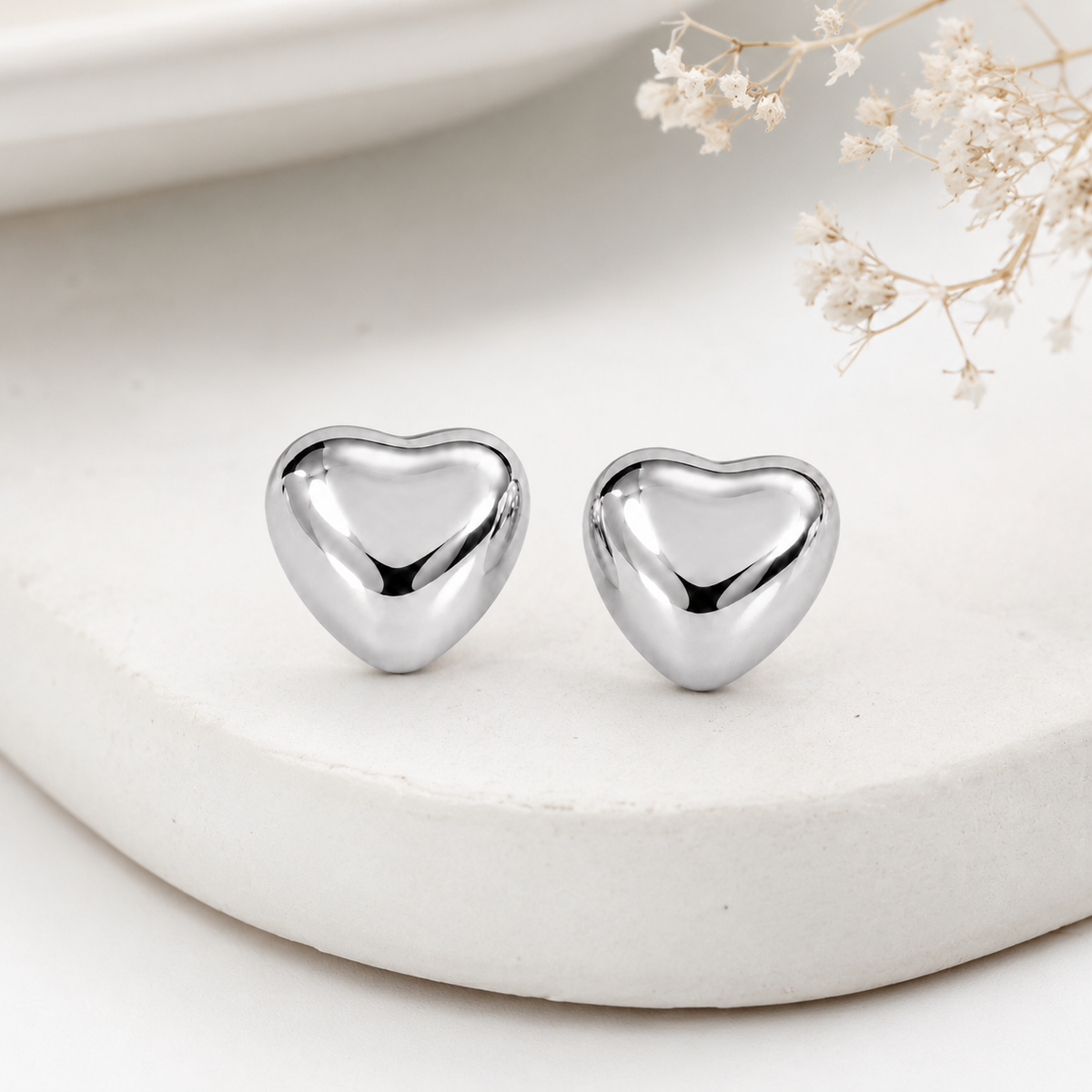 Brinco Puffy Heart Ródio Branco