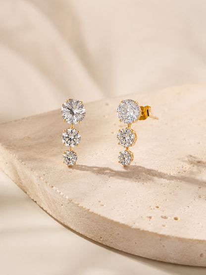 Brinco EarCuff Três Zircônias Cristal Ouro 18k